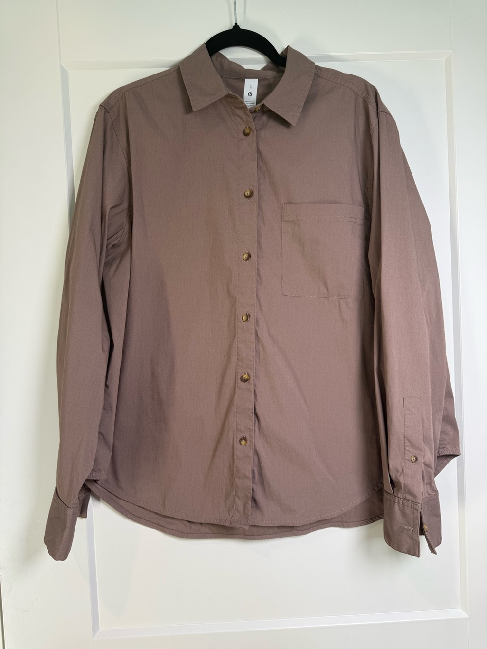 Lululemon Women’s Button Down Shirt Large Mauve Taupe Long Sleeve Office Casual - Picture 4 of 7